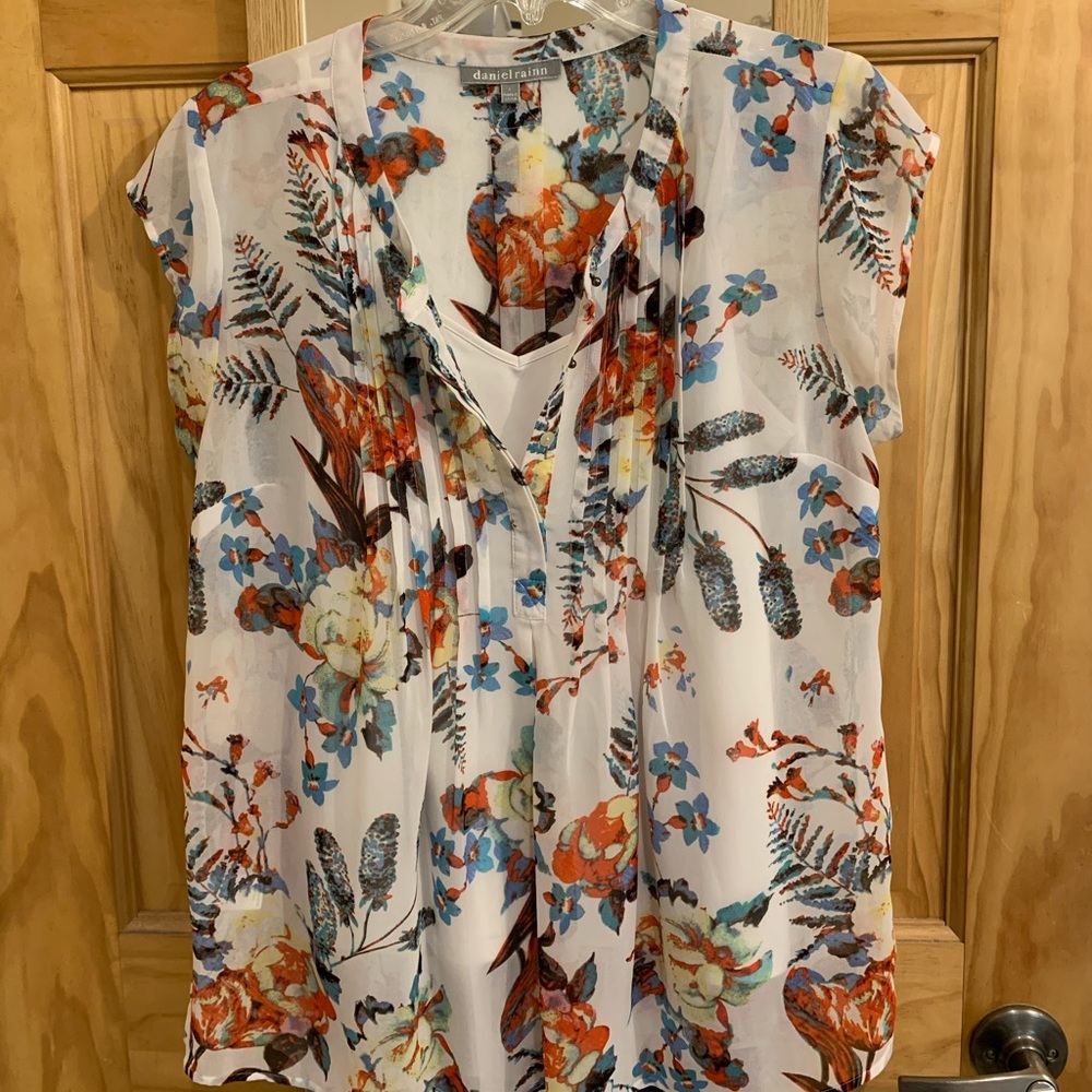 Women’s floral short-sleeve blouse with camisol
